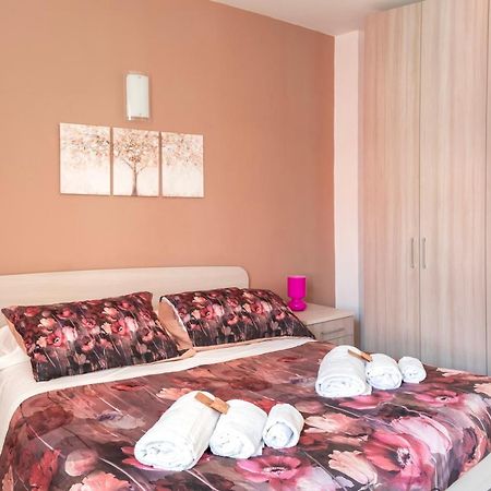 A 2 Passi Da Alba With 6 Beds Apartamento Rodello Exterior foto